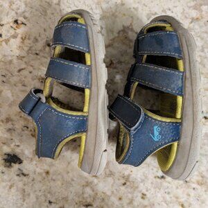Size 5 toddler sandals - SeeKaiRun and Sprox